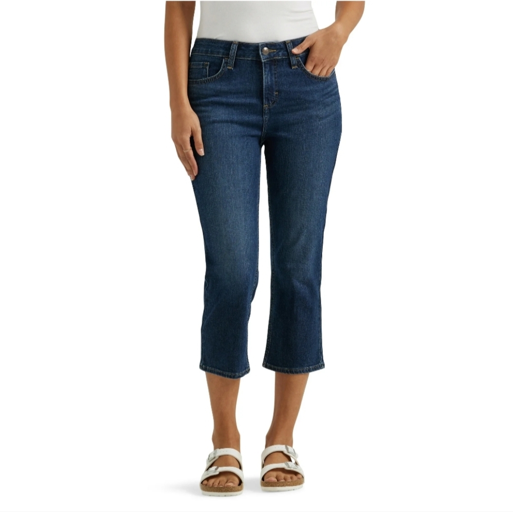 Lee Women's Size 14M Denim Capri NWT